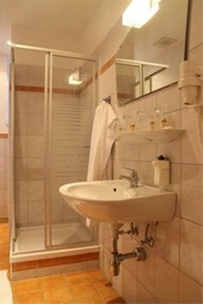 Hotel Gisela Куфщайн Екстериор снимка