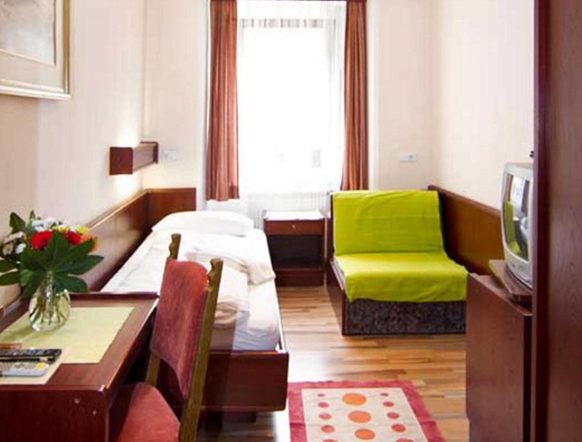 Hotel Gisela Куфщайн Екстериор снимка